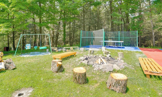 Mongaup Valley Cabina | 5 Mi to Swinging Bridge Reservoir: Cabin w/ Pool!