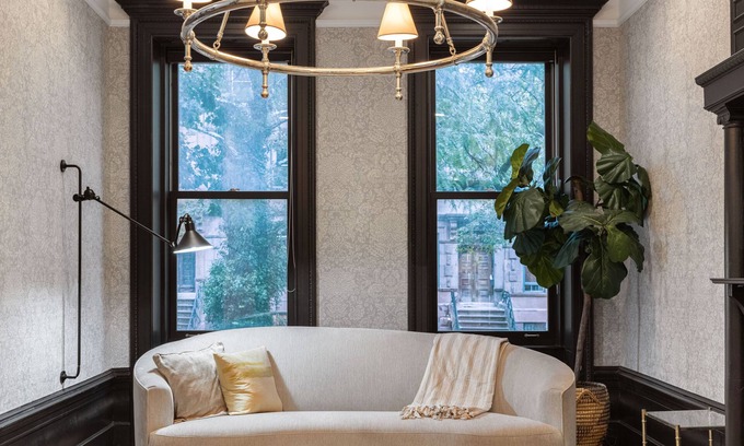 Fort Lee Casa | 5 Million Dollar Manhattan Brownstone Family Getaway Private Rooftop