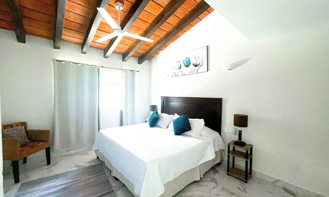 South Shore Hotel Area Villa | 5 min walk to the beach! Villas Mares de verano A6