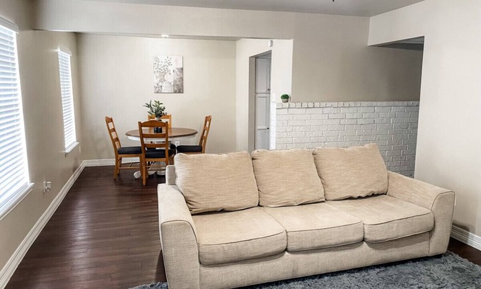 Central City Apartamento | 5 Min to Beach & Downtown: Sleeps 5, Budget Stay