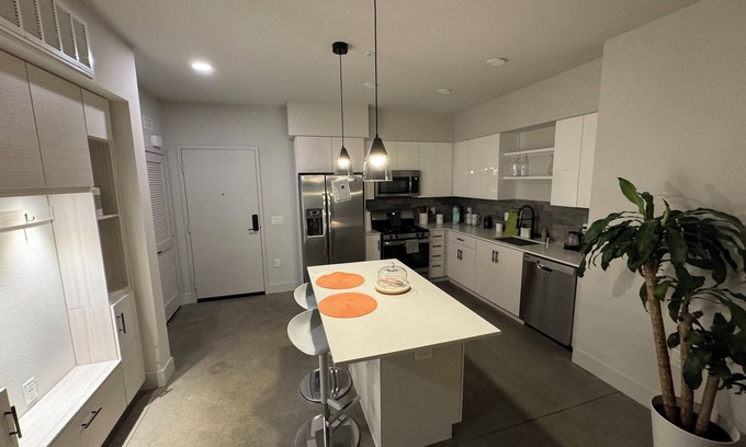 Santa Ana Apartamento | 5 min to Disneyland! Luxury Stay in Anaheim’s Platinum Triangle