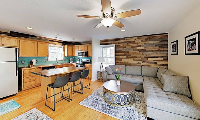 Woodfin Casa | ¡Nuevo listado! A las puertas del centro de Asheville