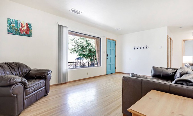 Rio Grande Blvd Casa | 5 min to Old Town - Prime location - Game Room - gated parking