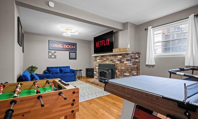 Summersville Casa | 5 min to Summersville Lake I Hot Tub I Game Room I Grill I Fire pit
