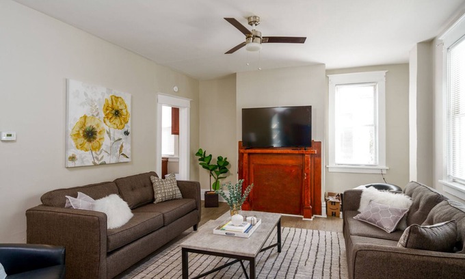 Morgantown Casa | *5 Min to WVU*Smart TV*2 Full Kitchen*W/D