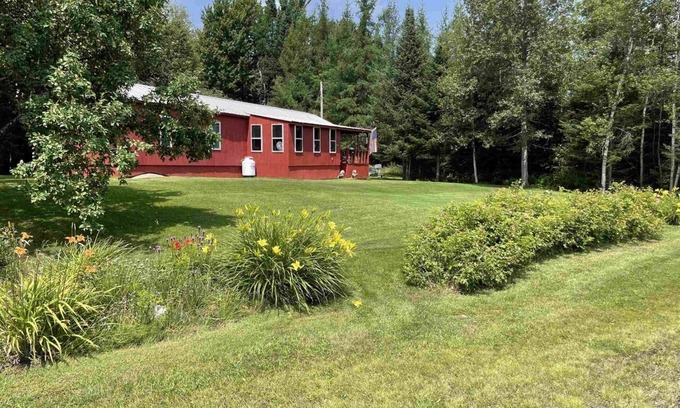 Norton Casa | 5 Min.Walk to Averill Lake and VAST Access snowmobile trails!Pet friendly!