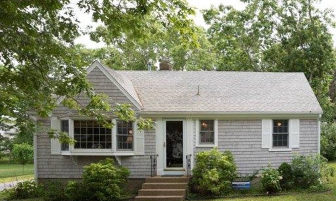 Popponesset Cabaña | 5-min Walk to Beach - Classic Cape Cottage w/ Outdoor Shower and Back Deck