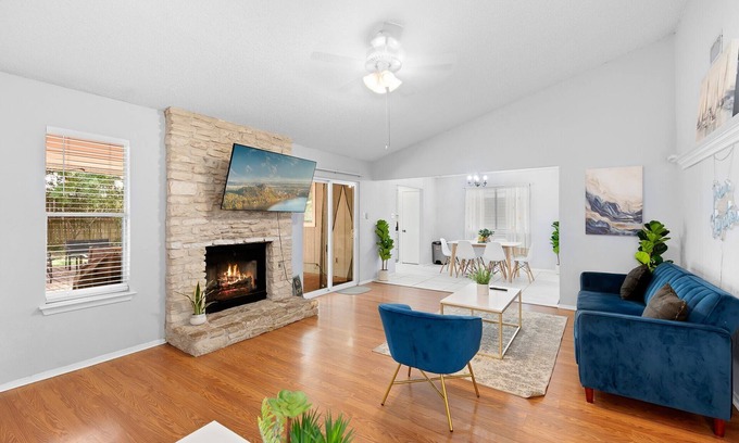 Milwood Casa | 5min from Domain/Apple/Q2! Spacious Home