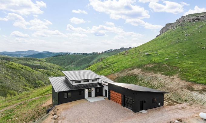 Deadwood Casa | 5 mins to Deadwood|Hot Tub|Game Room