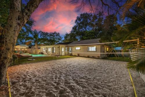 Wexford Leas Casa | 5 mins to Honeymoon Island~Sand Volleyball~Firepit