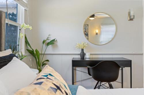 Monrovia Casa | 5 Mins Walk To Oldtown Monrovia Cozy 4 Br Home