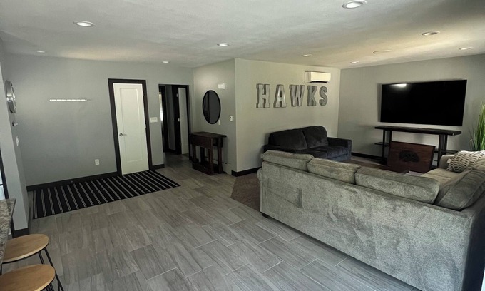 Iowa City Casa | 5 minute walk to Kinnick Stadium! Perfect GAMEDAY stay!nSpacious 4-bedroom house