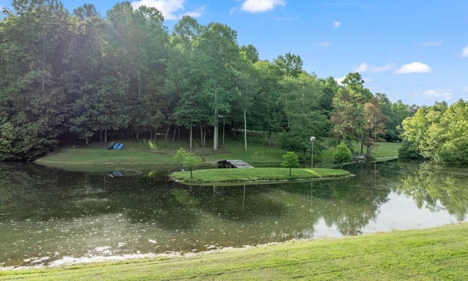 Baxter Casa | 5 minutes from Burgess Falls! Fish, canoe & paddle boating on private property.