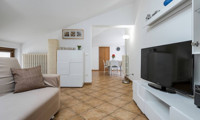 Cavaion Veronese Apartamento | A 5 minutos del Lago de Garda, Dimora "Charme of Butterfly".