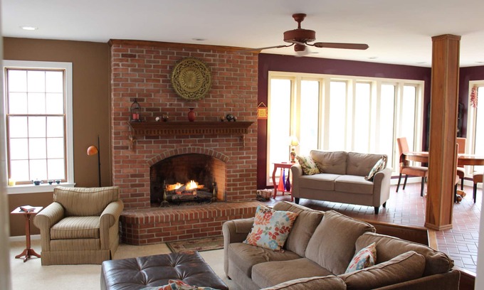South Bend Casa | 5 minutes from Notre Dame - Spacious 4 Bedroom Home