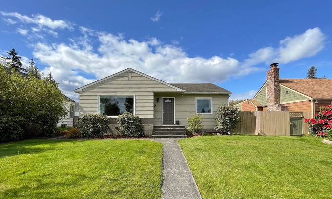 Port Angeles Casa | 5 minutes to Hurricane Ridge visitor center! Close to downtown!