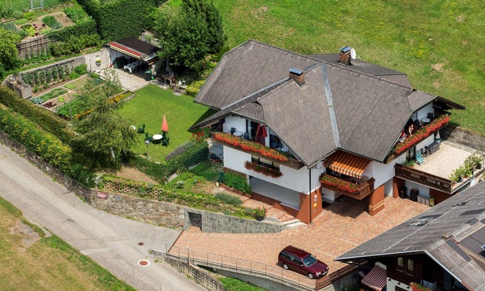 Keutschach am See Apartamento | 5 minutos al lago, vista al lago, entrada gratuita al lido