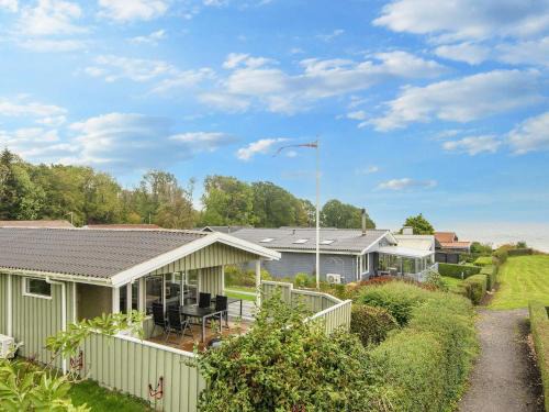 Pøt Strandby Casa | 5 person holiday home in Juelsminde-By Traum