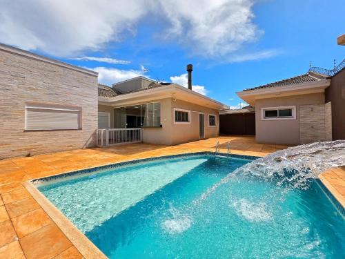 Regiao Norte Casa | 5 Quartos 4 Banheiros, na Vila A, a 5 min Paraguai
