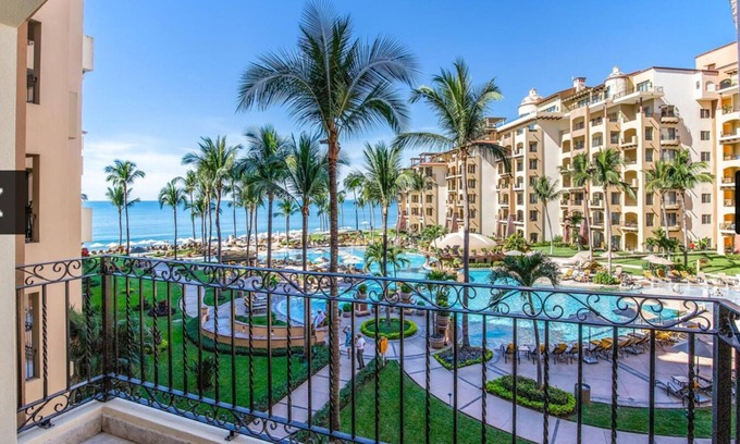 Flamingos Condominio | 5* RESORT/CONDO-NUEVO VALLARTA-BEACHFRONT WITH SWIM UP BAR!!