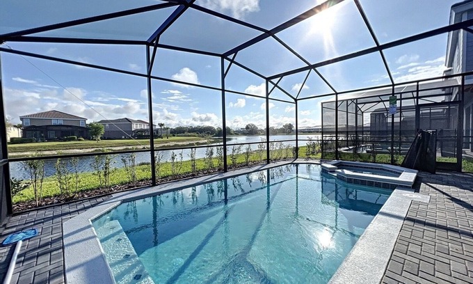 Loughman Casa | 5⭐ Solterra Villa with Lake View 20% Off Nightly Rent Thru Sept 30!