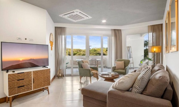 Playa Langosta Condominio | 5 Star Condo+Langosta Beach Club Access
