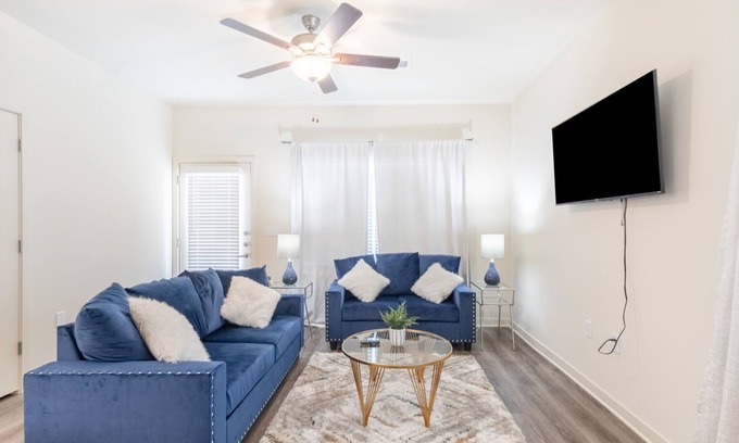 Fort Worth Apartamento | 5-STAR Cozy King Suite with Garage