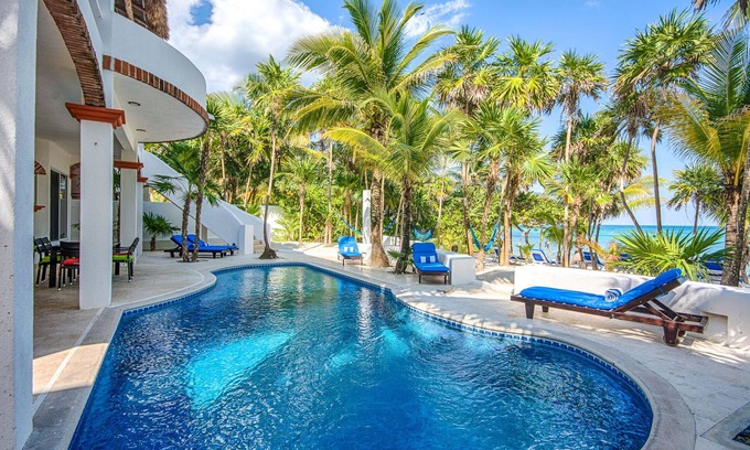 Akumal Villa | ¡Experiencia de 5 estrellas! Villa frente al mar 4BR / 4BA con playa privada + piscina, snorkel