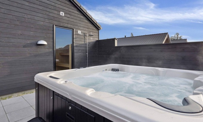 Henne Casa | 5 star holiday home in Henne