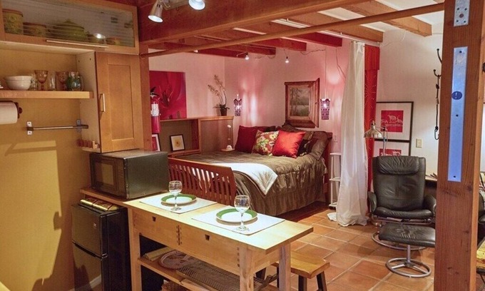 Lake Arrowhead Apartamento | 5-STAR LAKE ARROWHEAD STUDIO APARTMENT - SPACEOUS AND COZY NEAR LAKE & VILLAGE !