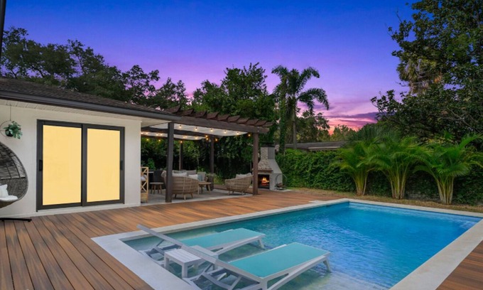 Beach Park Casa | Luxury Executive Home! Heated Pool and more!