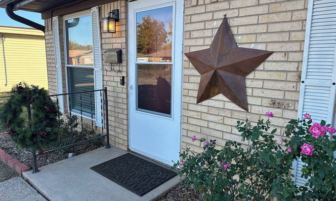 Wichita Falls Casa | "5 Star" Room at Lavell-Dog-Friendly!