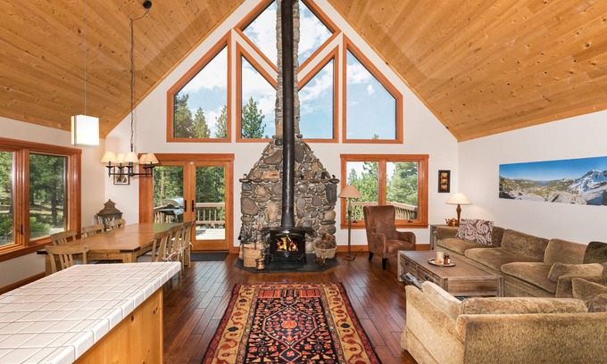 Truckee Casa | Casa de 3 habitaciones en 20 acres, capacidad para 10 personas, desde $ 499