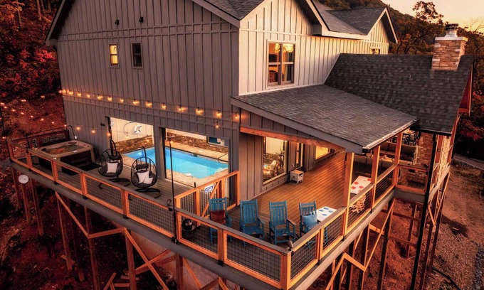 Gatlinburg - Pigeon Forge Chalet De Esquí | 5 Suites | Incredible View | Pool | Spa | Theater