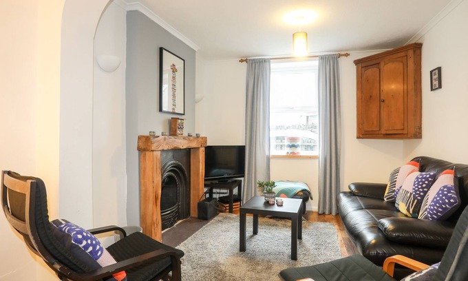Gallt Y Foel Casa | 5 THOMAS STREET, family friendly, with a garden in Llanberis