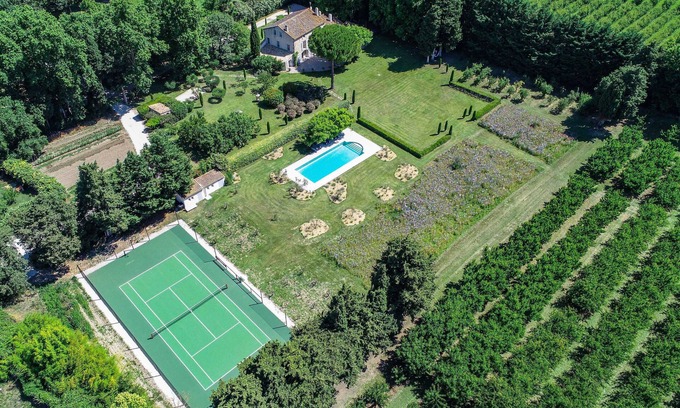St.-Remy-de-Provence Casa | 5 a 9BR / 7BA House w Pool, AC, 8 Acres - Saint Remy Area (Tenis en 2020) !!!!