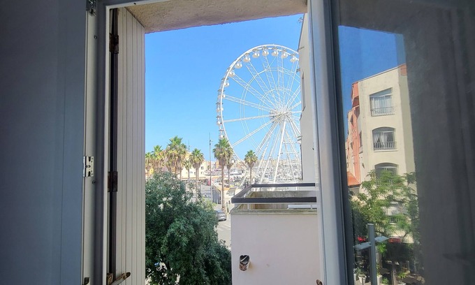 Cap d'Agde Apartamento | 50 m from the port and shops. And only 10 minutes from La Conque beach