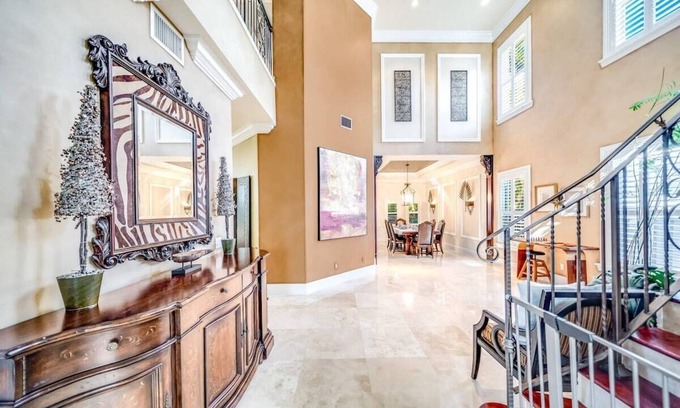 Victoria Park Casa | 50% off 5BR Luxury Mins to Las Olas, Shops & Beach