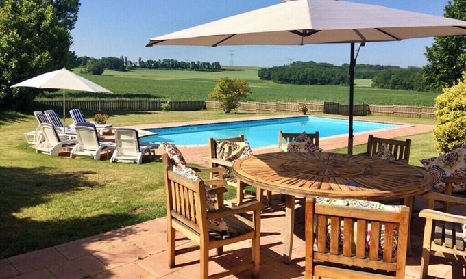 Saint-Meard-de-Gurcon Otro | Gorgeous converted farmhouse in the Dordogne, ideal for 2 or 3 families.