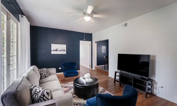 Monticello Park Apartamento | 50% off- Free Parking-Equipped kitchen-Central San Antonio- Monthly Rental