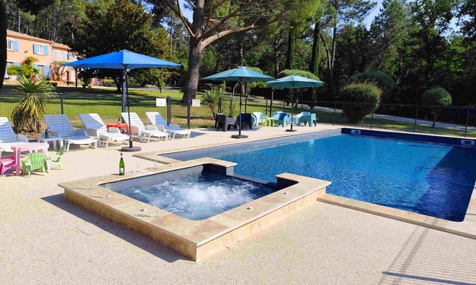 Bollene Villa | Villa provenzal de 500m² en Vaucluse, con piscina en 16500m² (35 pers.)