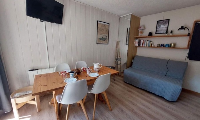 Mont-de-Lans Apartamento | 200m de los comercios, 3.o piso, balcón, tv, local para esquís, 29m², Les 2 Alpes