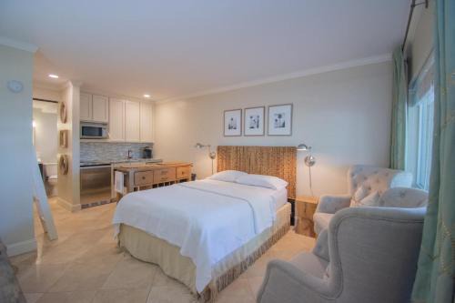 Saint Helena Island Casa | 511 Sunsuite - Charming Studio, Sleeps 4! Resort Access Included!