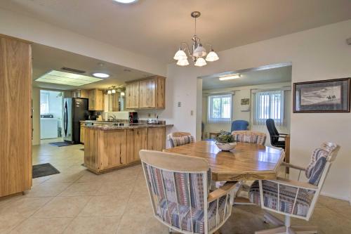 Apache Junction Casa | 55 and Apache Junction Home Patio and Mountain Views