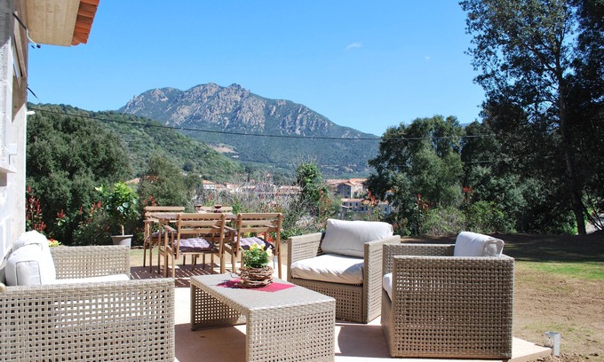 Casaglione Villa | Villa independiente de 55 m2 en terreno de 500 m de encinares y olivos.