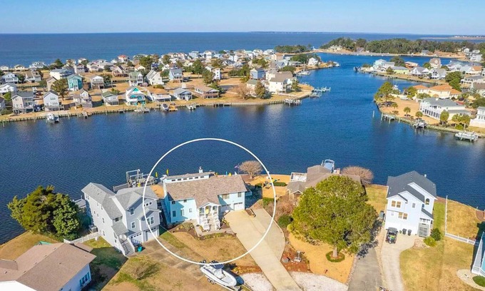 Colington Harbour Casa | 5527 Blue Skies and Tailwinds * Canalfront