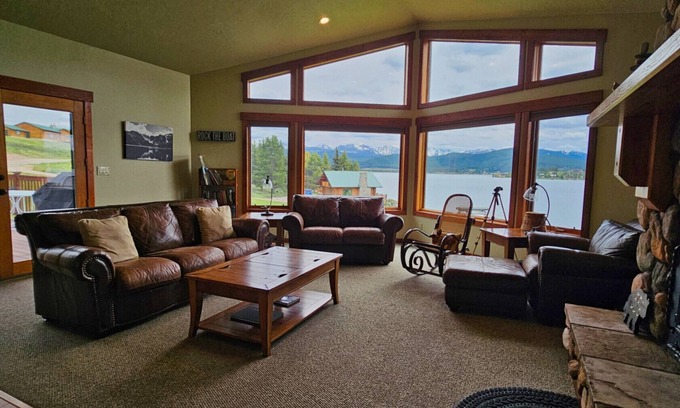 Georgetown Casa | Lakeside Retreat – Hot tub, dock, & more!