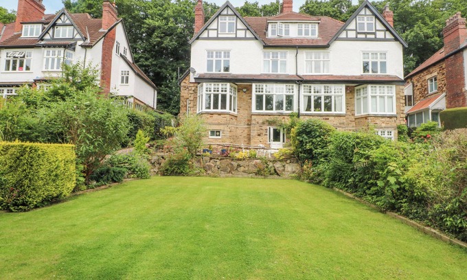 Sheffield Casa | 56 RIVERDALE ROAD, family friendly, with a garden in Sheffield