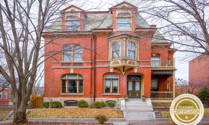 Lafayette Square Casa | 5BR/4.5BA Victorian Lafayette Manor / ABODEbucks