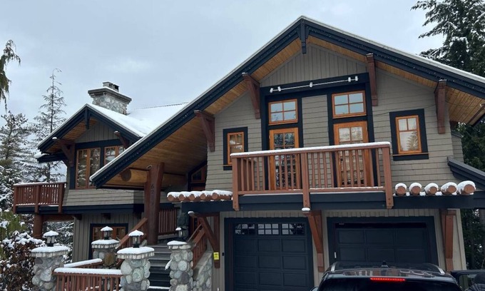 Whistler Cay Estates Casa | 5BR/ 4 Bathrm, Gorgeous Monthly Rental on Palmer Drive, w/ hot tub, games room